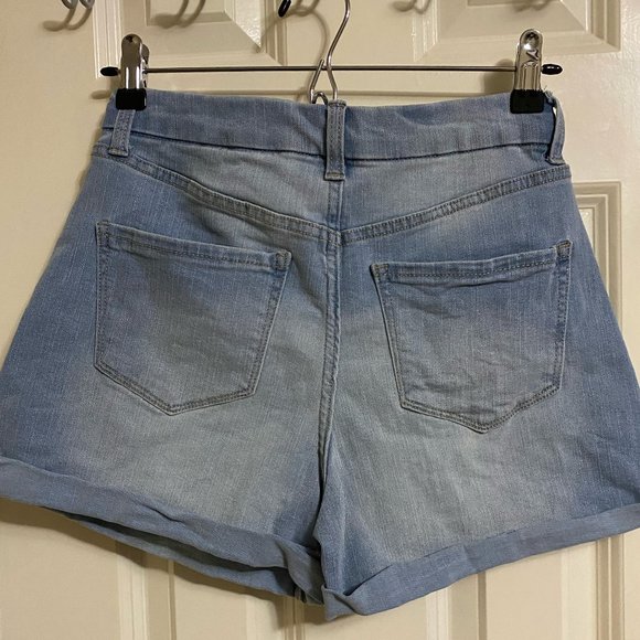 No Boundaries NOBO Mom Short - Picture 4 of 5